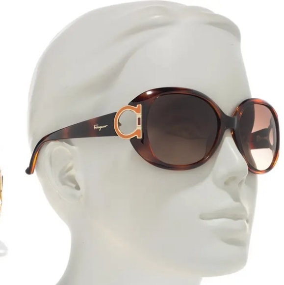 Salvatore Ferragamo 57mm Oversized Sunglasses - Picture 3 of 3